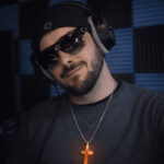 Cyril Bertaux (MENHIR) : un artiste indépendant entre musique, humour et création numérique